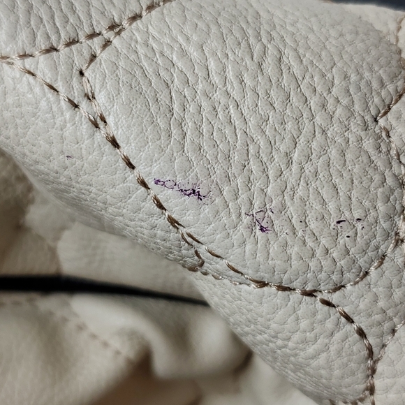 Betsy Johnson quilted heart cream black bow tie handle handbag 12X9 - Picture 4 of 8